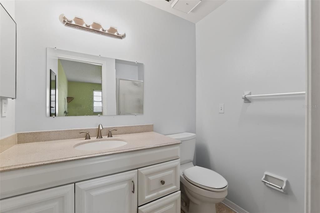 Activo con contrato: $84,900 (2 camas, 2 baños, 984 Pies cuadrados)