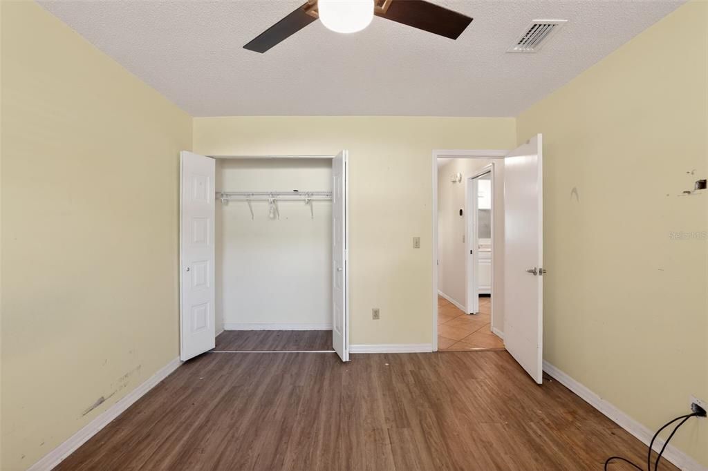 Activo con contrato: $84,900 (2 camas, 2 baños, 984 Pies cuadrados)