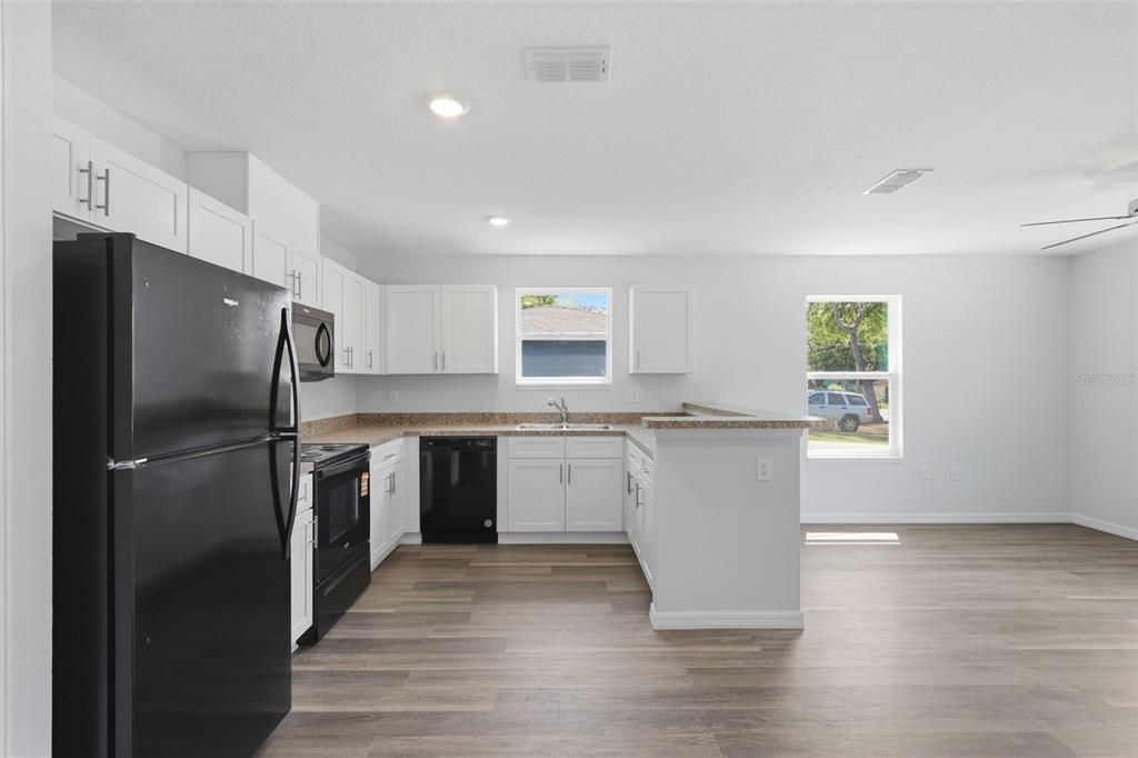 For Sale: $314,900 (3 beds, 2 baths, 1110 Square Feet)