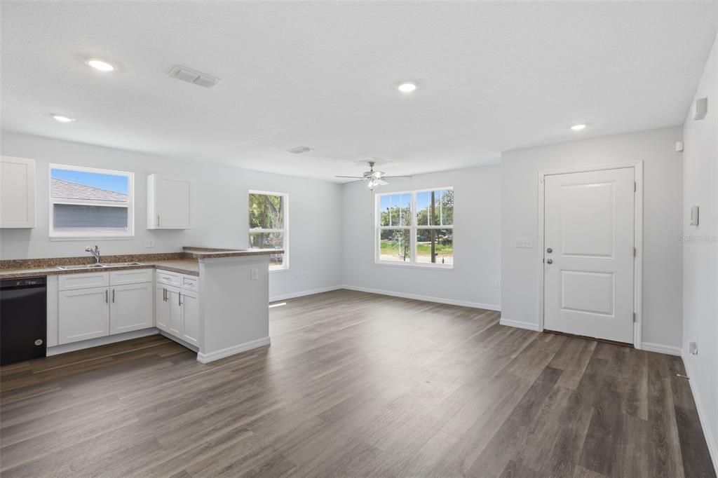 For Sale: $314,900 (3 beds, 2 baths, 1110 Square Feet)