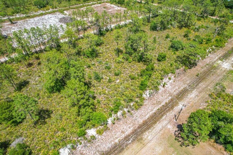 En Venta: $19,500 (0.50 acres)
