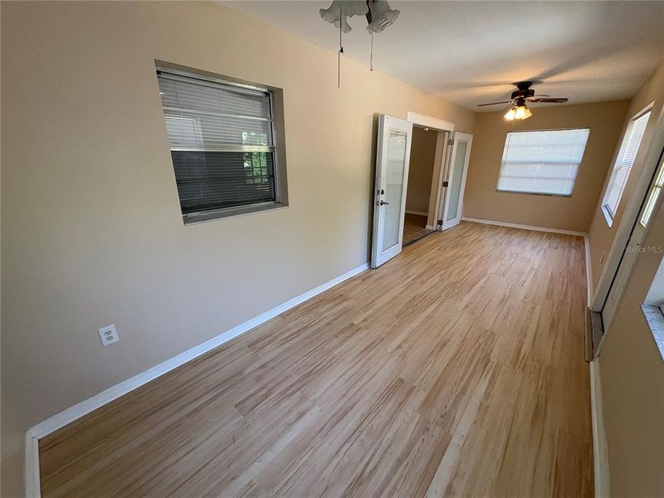 На продажу: $339,900 (3 спален, 2 ванн, 1764 Квадратных фут)