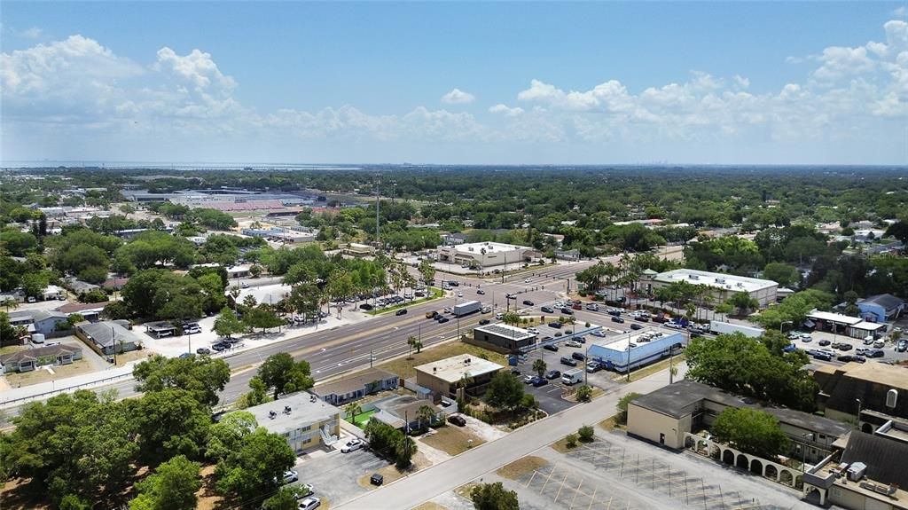 Activo con contrato: $345,000 (3 camas, 2 baños, 1248 Pies cuadrados)