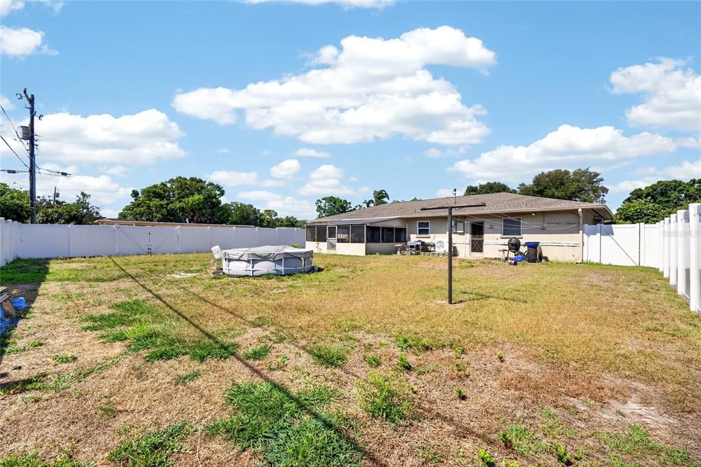Activo con contrato: $345,000 (3 camas, 2 baños, 1248 Pies cuadrados)