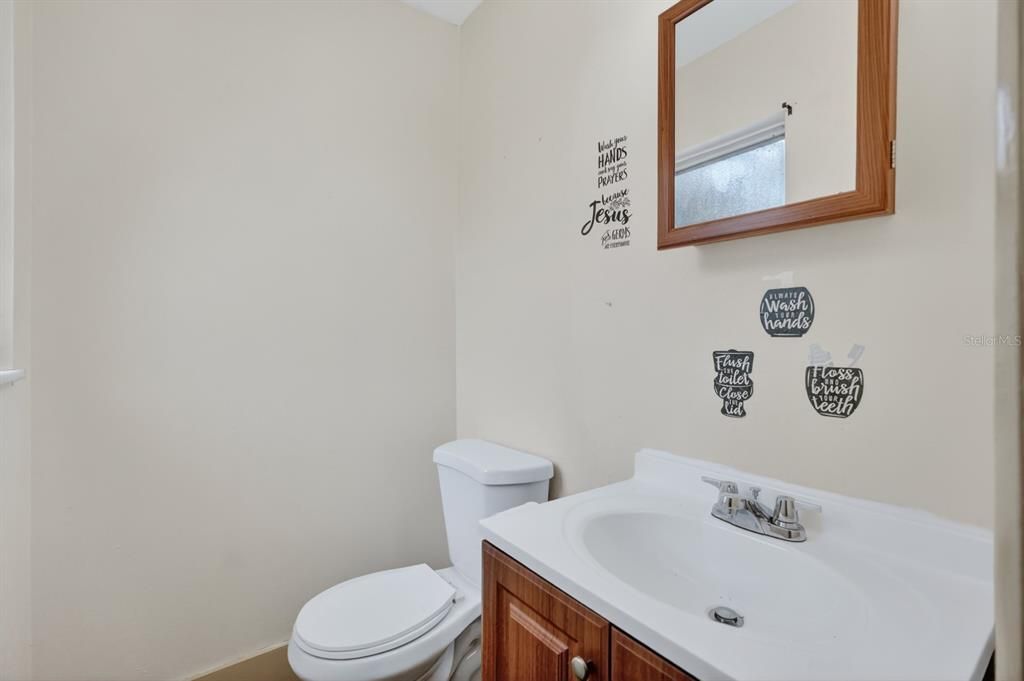 For Sale: $215,000 (3 beds, 1 baths, 1151 Square Feet)