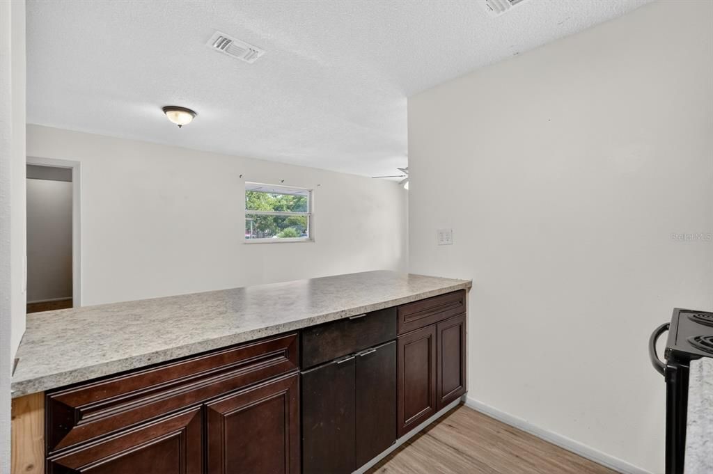 For Sale: $215,000 (3 beds, 1 baths, 1151 Square Feet)