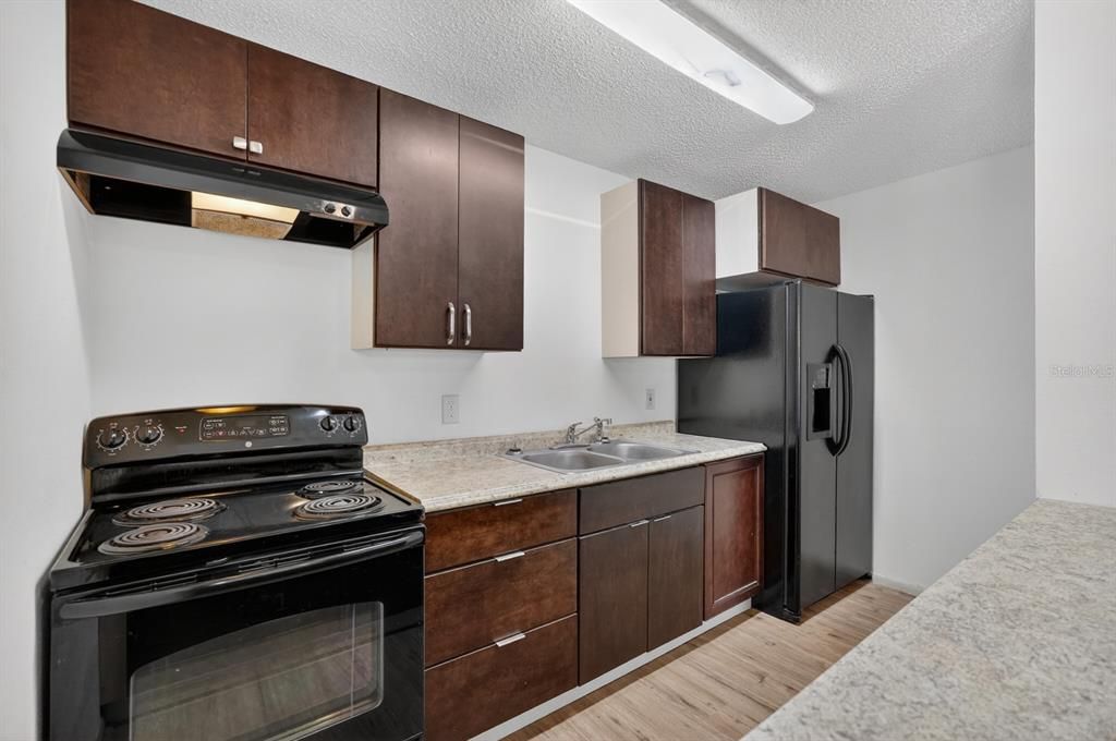 For Sale: $215,000 (3 beds, 1 baths, 1151 Square Feet)