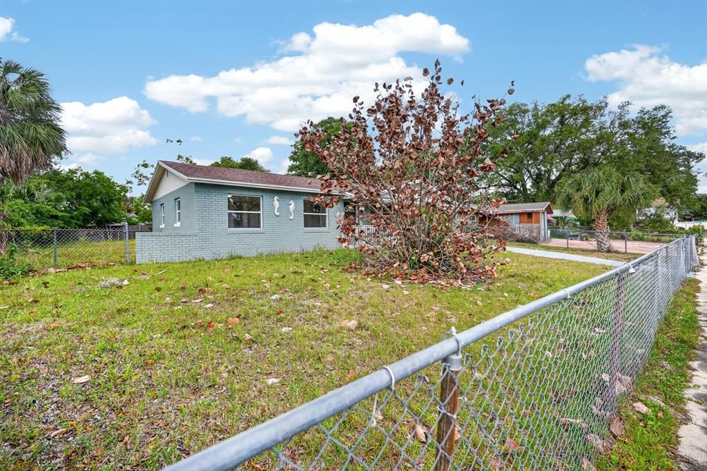 For Sale: $215,000 (3 beds, 1 baths, 1151 Square Feet)