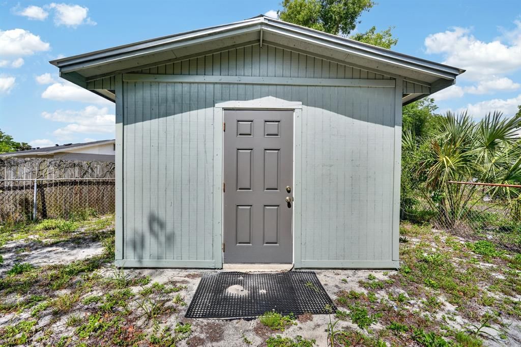 For Sale: $215,000 (3 beds, 1 baths, 1151 Square Feet)