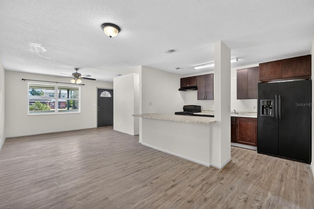 For Sale: $215,000 (3 beds, 1 baths, 1151 Square Feet)