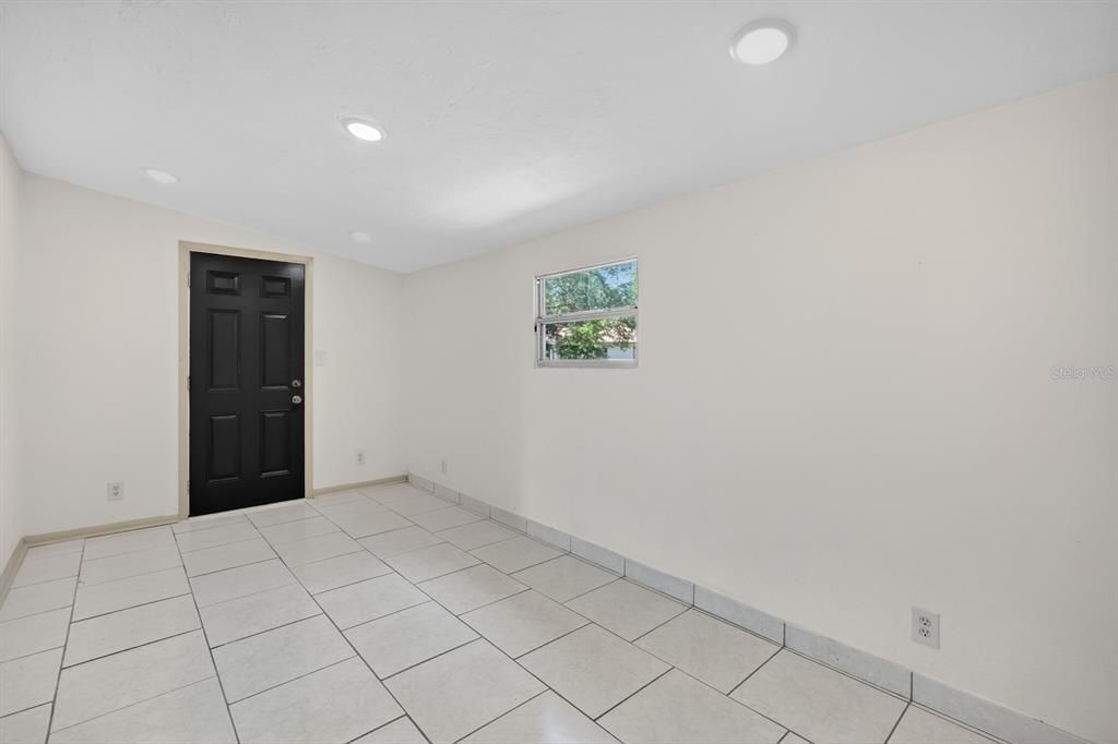 For Sale: $215,000 (3 beds, 1 baths, 1151 Square Feet)