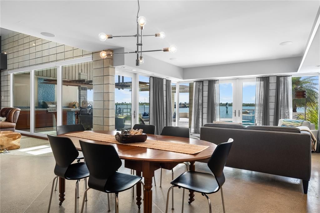 En Venta: $4,200,000 (3 camas, 3 baños, 2165 Pies cuadrados)