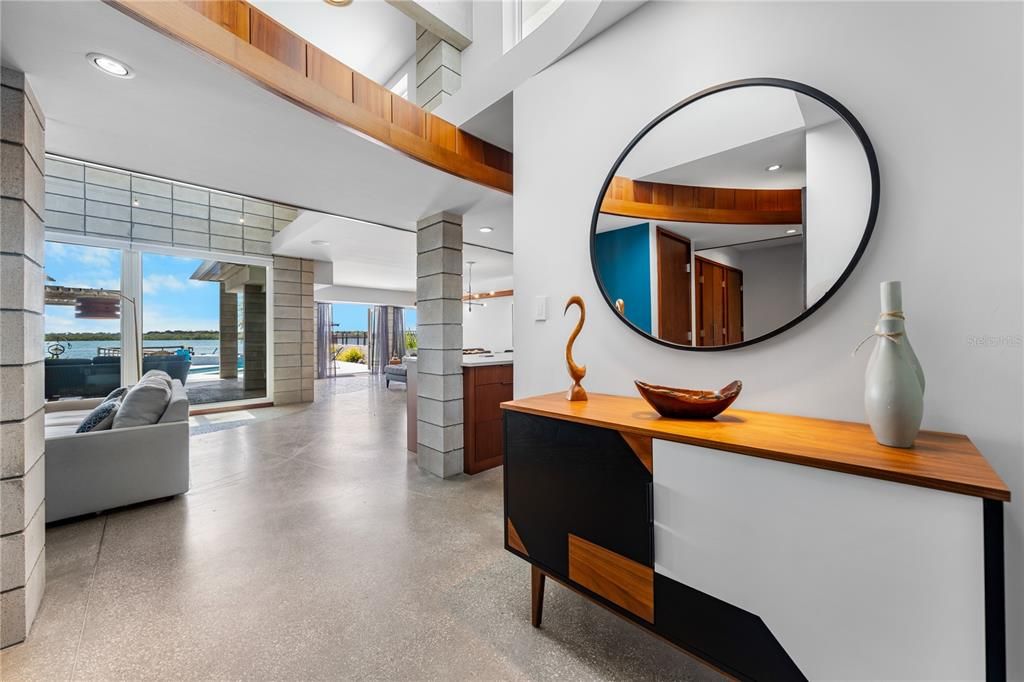 En Venta: $4,200,000 (3 camas, 3 baños, 2165 Pies cuadrados)