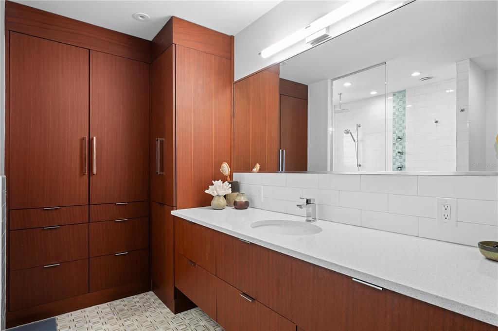 En Venta: $4,200,000 (3 camas, 3 baños, 2165 Pies cuadrados)