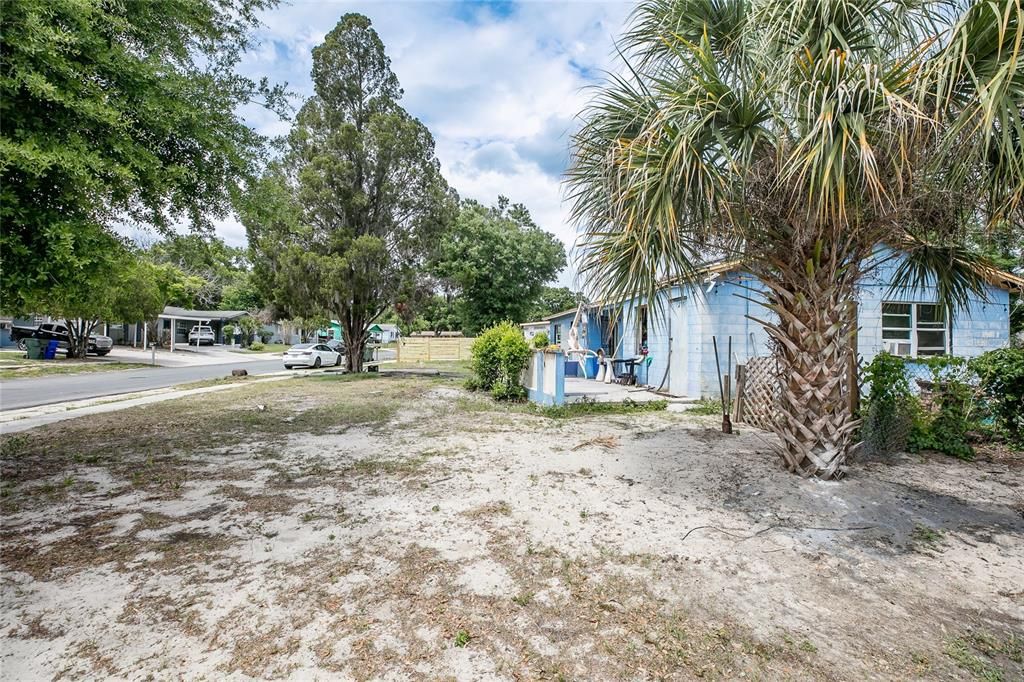Active With Contract: $99,000 (2 beds, 1 baths, 1250 Square Feet)