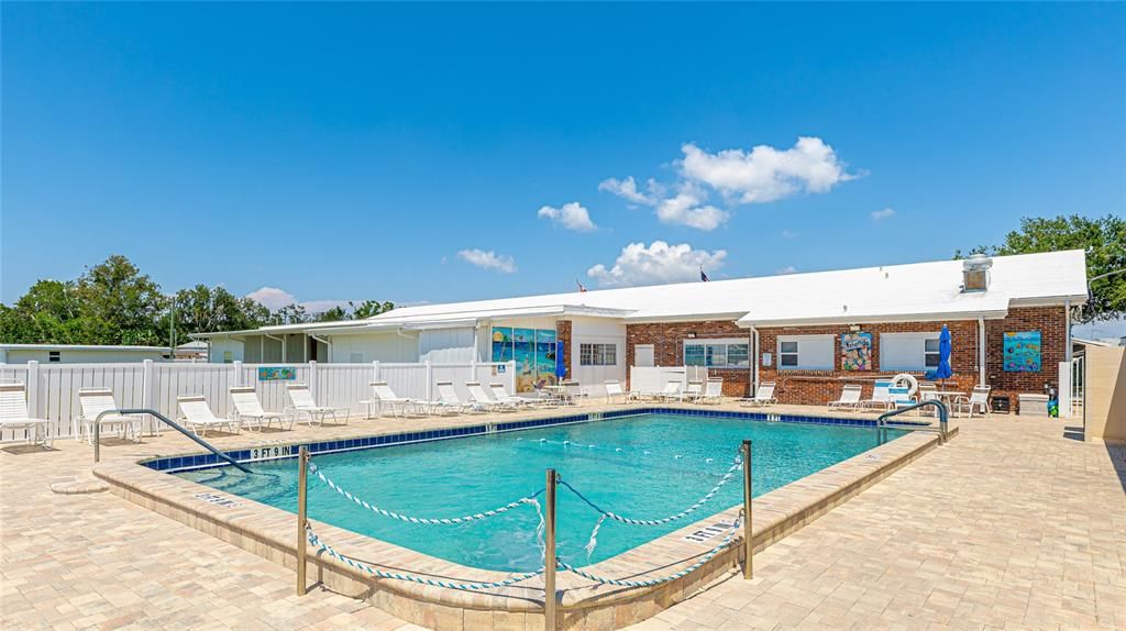 For Sale: $85,000 (1 beds, 1 baths, 624 Square Feet)