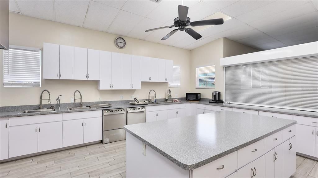 For Sale: $85,000 (1 beds, 1 baths, 624 Square Feet)