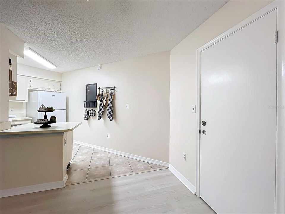 For Rent: $1,800 (2 beds, 2 baths, 820 Square Feet)