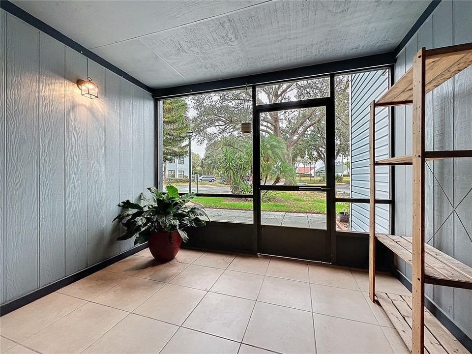 For Rent: $1,800 (2 beds, 2 baths, 820 Square Feet)