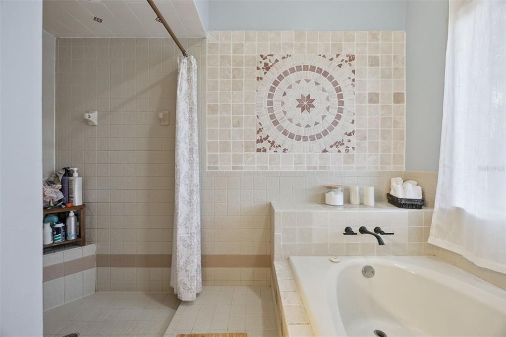 Active With Contract: $650,000 (4 beds, 3 baths, 2242 Square Feet)