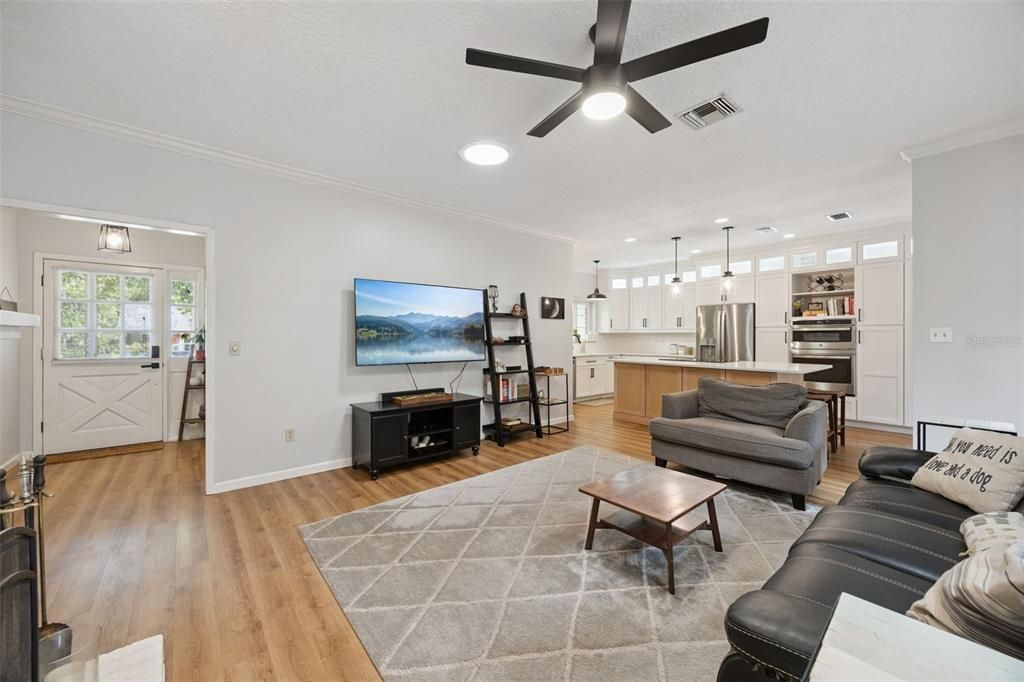 Active With Contract: $650,000 (4 beds, 3 baths, 2242 Square Feet)