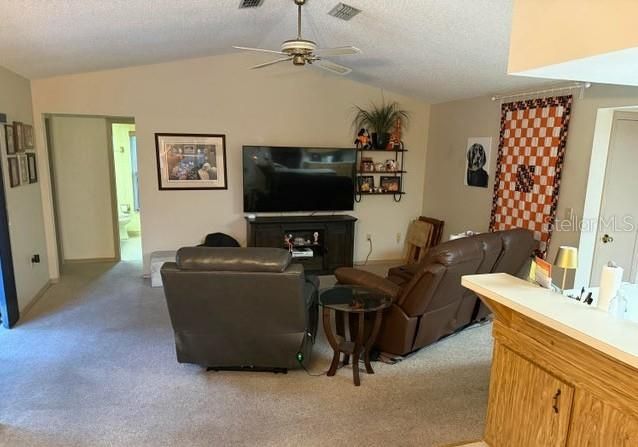 Active With Contract: $294,500 (3 beds, 2 baths, 2019 Square Feet)