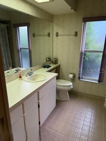 Active With Contract: $294,500 (3 beds, 2 baths, 2019 Square Feet)