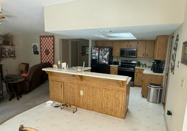 Active With Contract: $294,500 (3 beds, 2 baths, 2019 Square Feet)