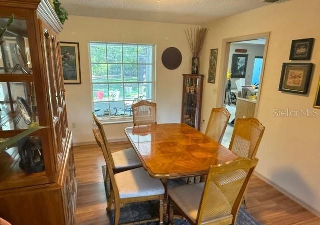 Active With Contract: $294,500 (3 beds, 2 baths, 2019 Square Feet)
