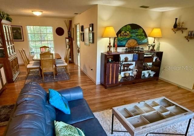 Active With Contract: $294,500 (3 beds, 2 baths, 2019 Square Feet)