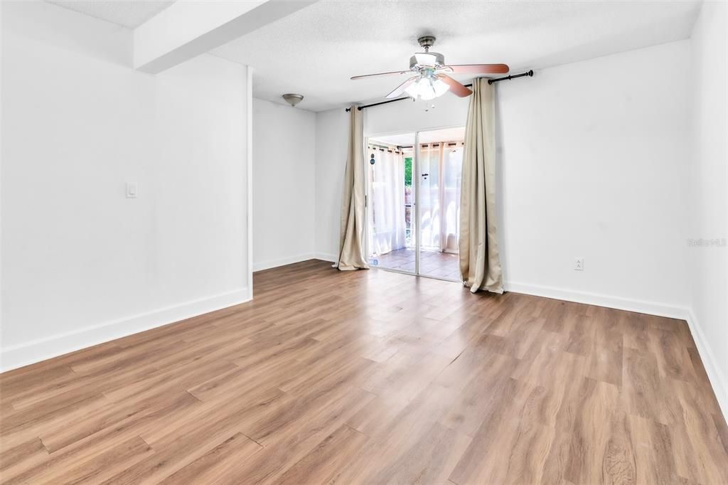 Activo con contrato: $229,999 (2 camas, 2 baños, 1088 Pies cuadrados)