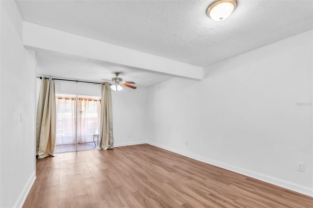 Activo con contrato: $229,999 (2 camas, 2 baños, 1088 Pies cuadrados)