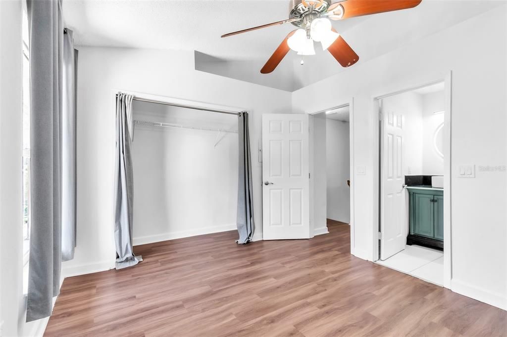 Activo con contrato: $229,999 (2 camas, 2 baños, 1088 Pies cuadrados)