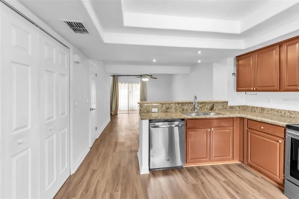 Activo con contrato: $229,999 (2 camas, 2 baños, 1088 Pies cuadrados)