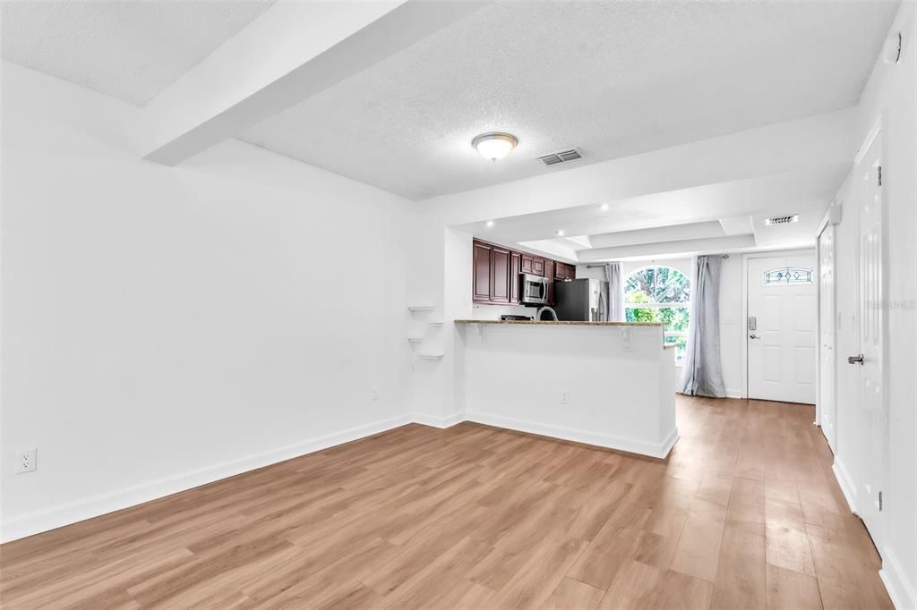 Activo con contrato: $229,999 (2 camas, 2 baños, 1088 Pies cuadrados)