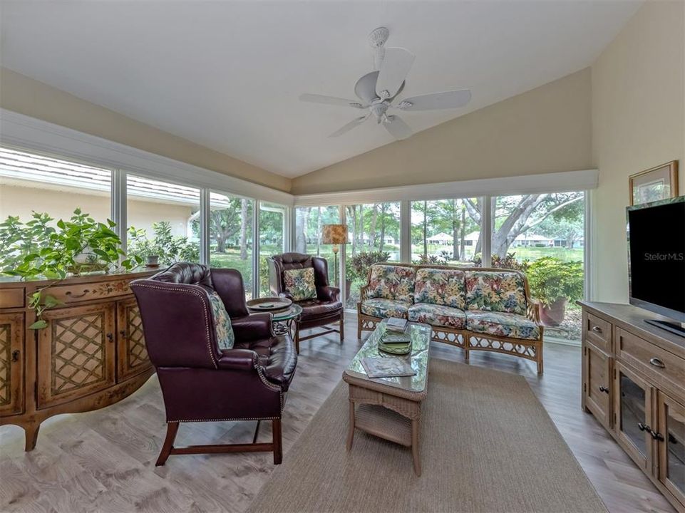 For Sale: $385,000 (3 beds, 2 baths, 1735 Square Feet)