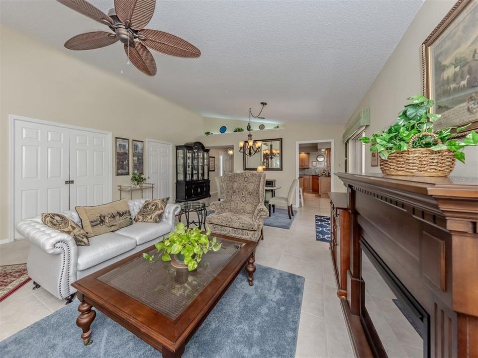 For Sale: $385,000 (3 beds, 2 baths, 1735 Square Feet)