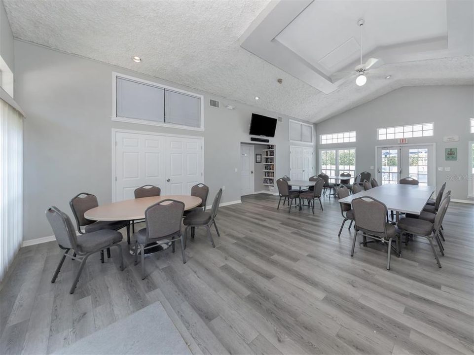 For Sale: $385,000 (3 beds, 2 baths, 1735 Square Feet)