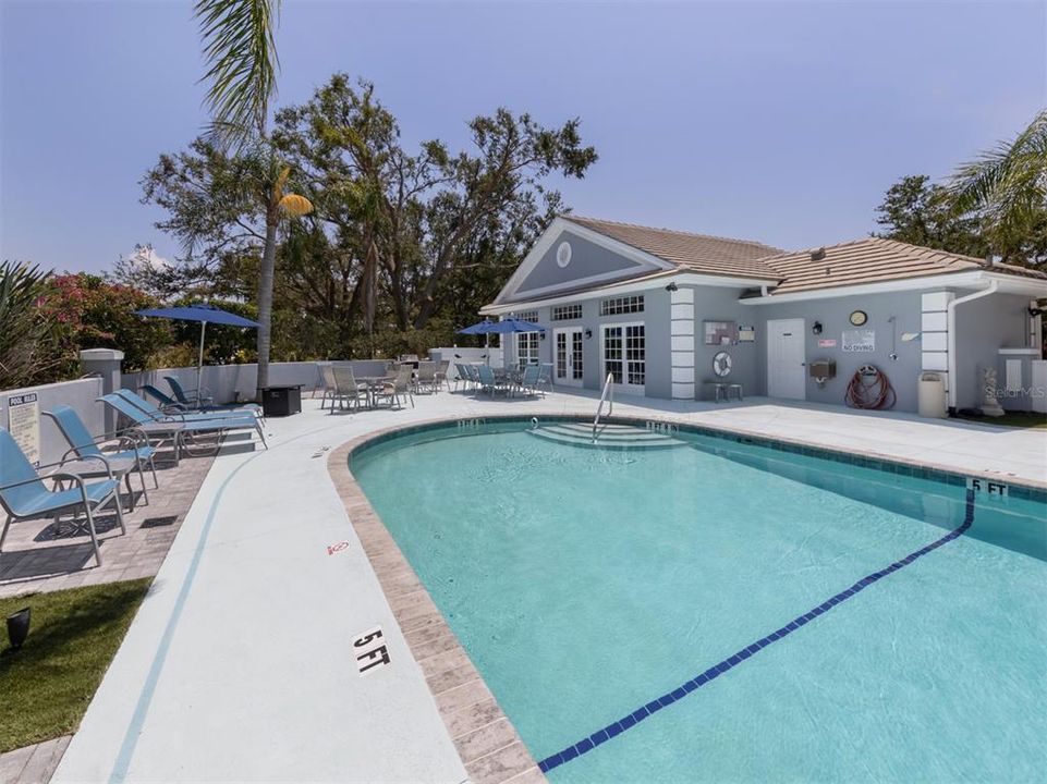 For Sale: $385,000 (3 beds, 2 baths, 1735 Square Feet)