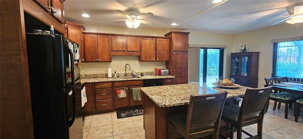 For Rent: $2,250 (3 beds, 2 baths, 1398 Square Feet)