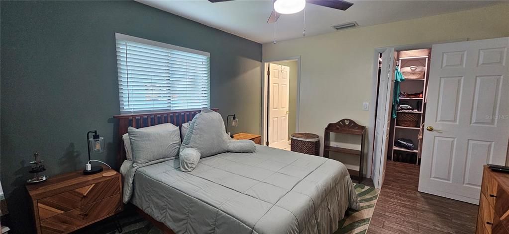 For Rent: $2,250 (3 beds, 2 baths, 1398 Square Feet)