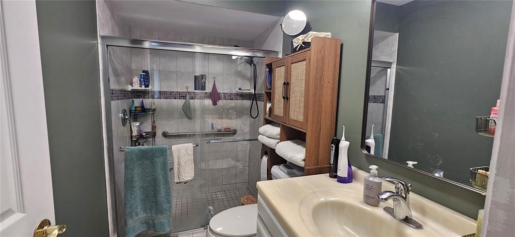 For Rent: $2,250 (3 beds, 2 baths, 1398 Square Feet)