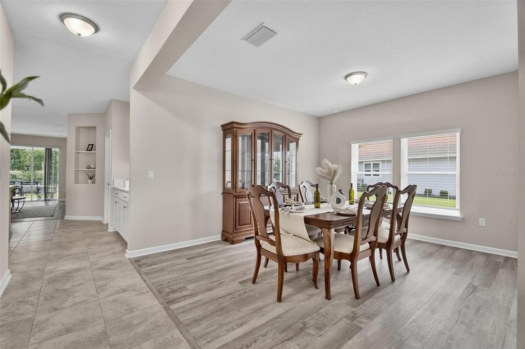En Venta: $499,900 (4 camas, 3 baños, 2763 Pies cuadrados)