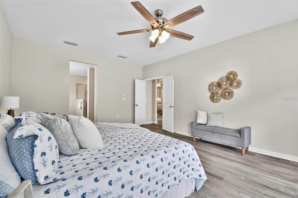 En Venta: $499,900 (4 camas, 3 baños, 2763 Pies cuadrados)
