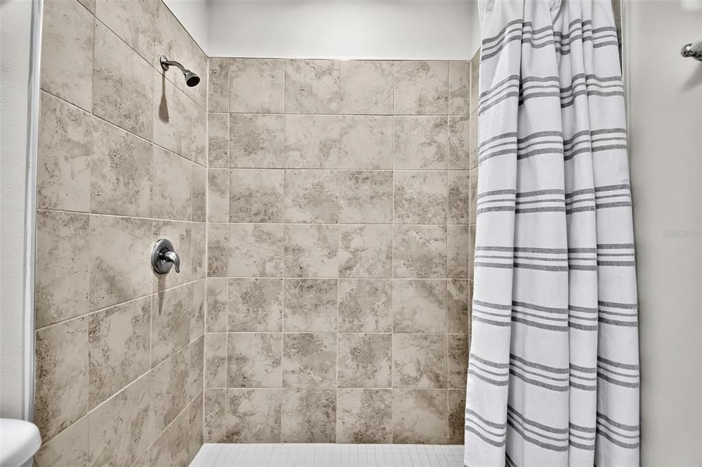 En Venta: $499,900 (4 camas, 3 baños, 2763 Pies cuadrados)