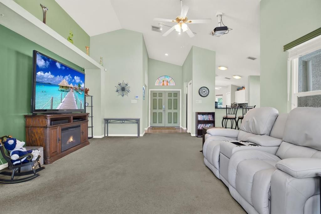 Active With Contract: $599,900 (3 beds, 2 baths, 1540 Square Feet)