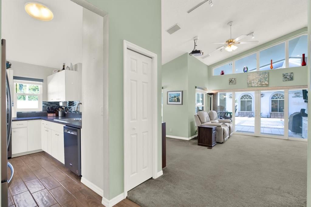 Active With Contract: $599,900 (3 beds, 2 baths, 1540 Square Feet)