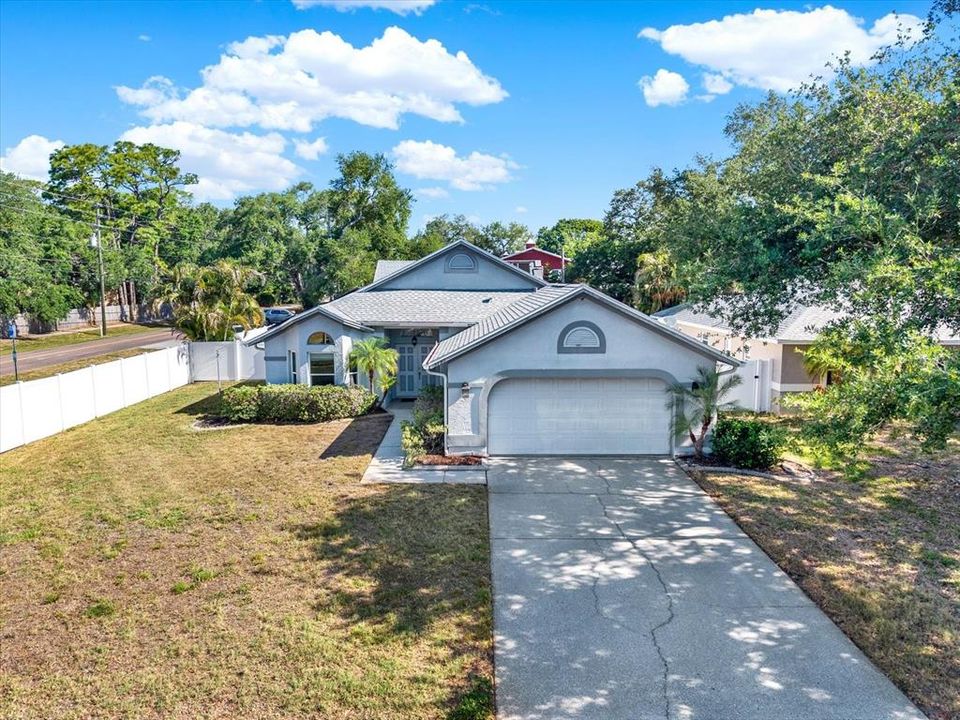 Active With Contract: $599,900 (3 beds, 2 baths, 1540 Square Feet)