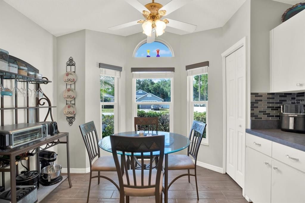 Active With Contract: $599,900 (3 beds, 2 baths, 1540 Square Feet)