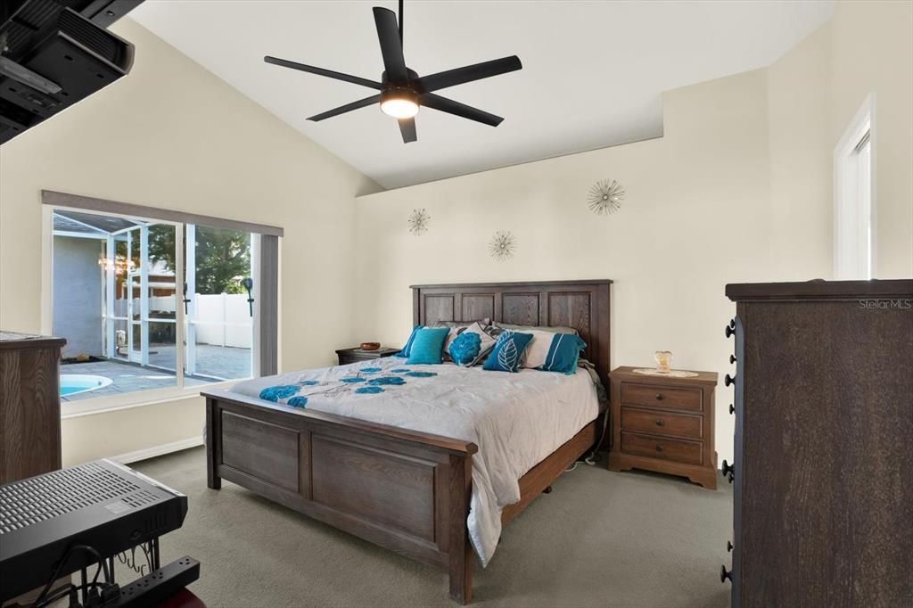 Active With Contract: $599,900 (3 beds, 2 baths, 1540 Square Feet)